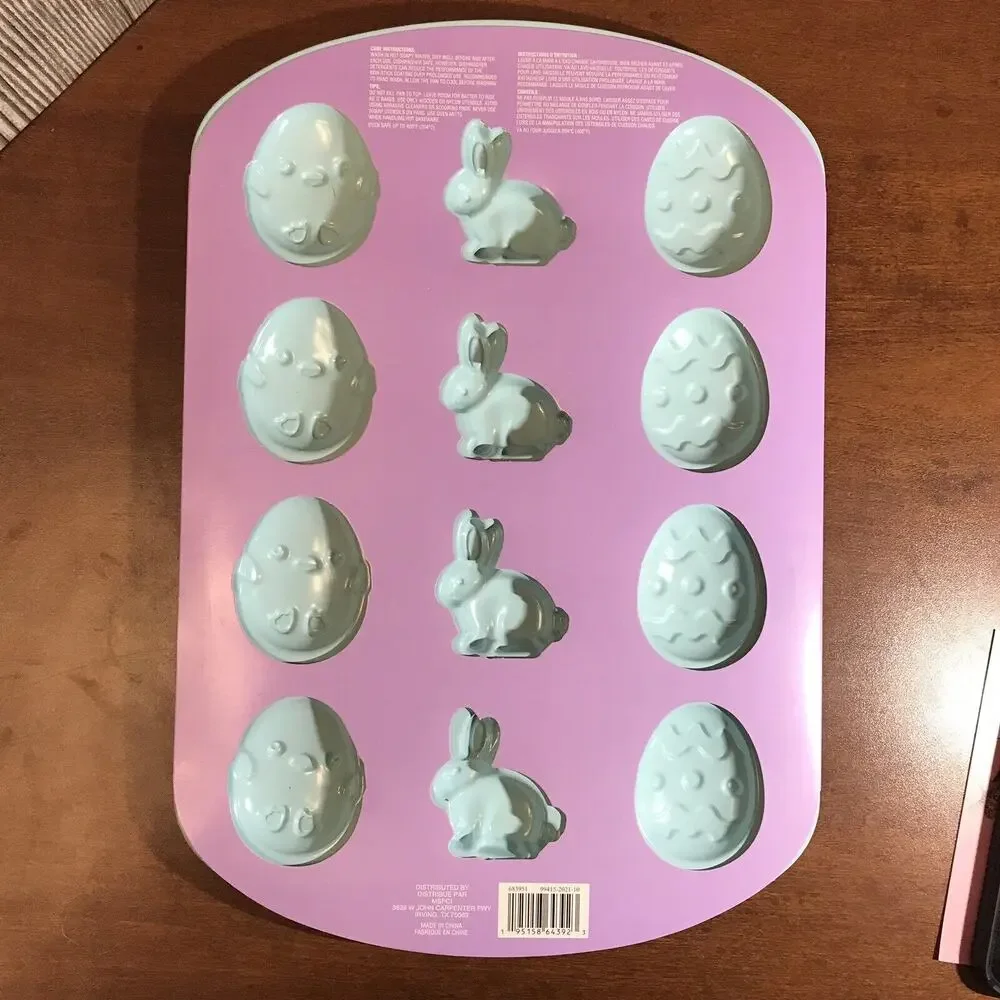 NEW! Celebrate It Easter Spring NonStick Cookie Baking Pan Sheet Mold Soap Bunny